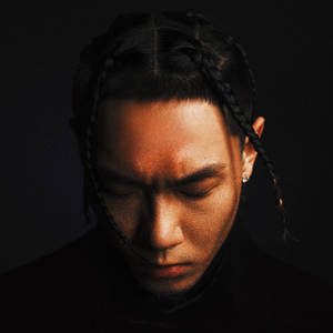 🔞无遮挡裸光屁屁打屁股游戏
